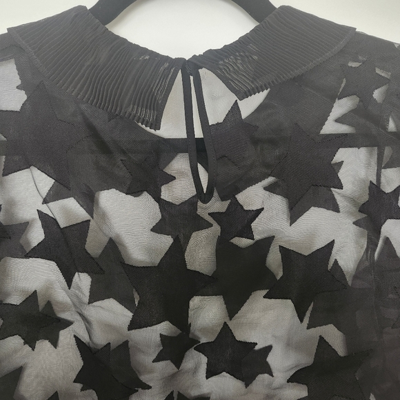 H&M Black Star Pattern Sheer Blouse Womens Size 6 - Picture 7 of 11